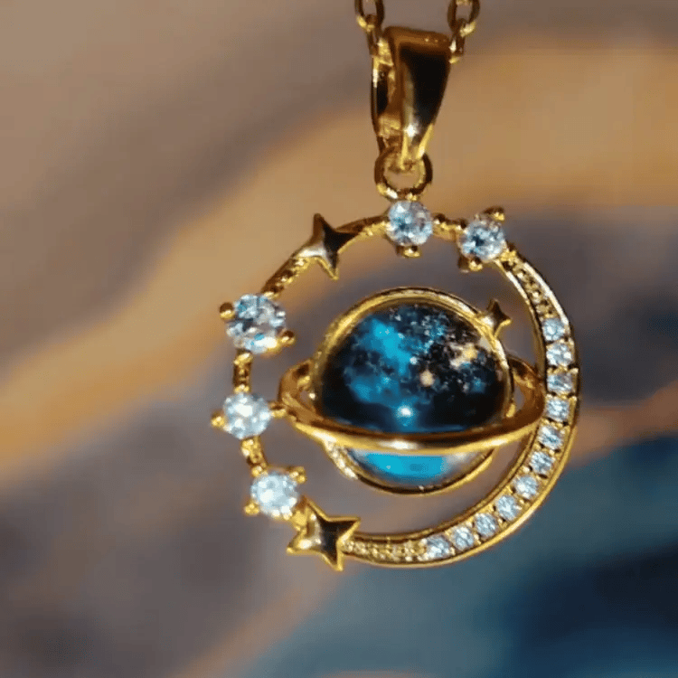 🪐COLLAR PLANETA SATURNO LUNA + CAJA REGALO🪐